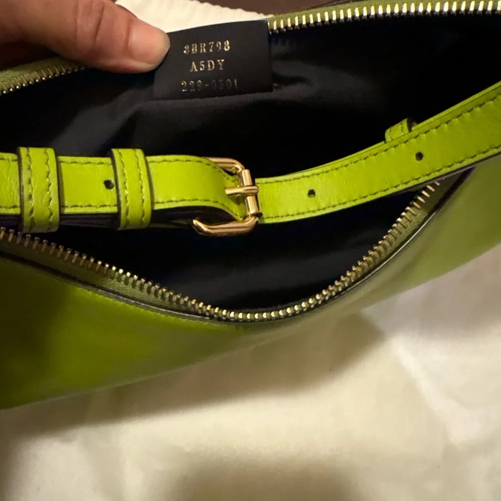 ❤️❤️ FENDI Fendigraphy Leather Hobo Bag❤️❤️